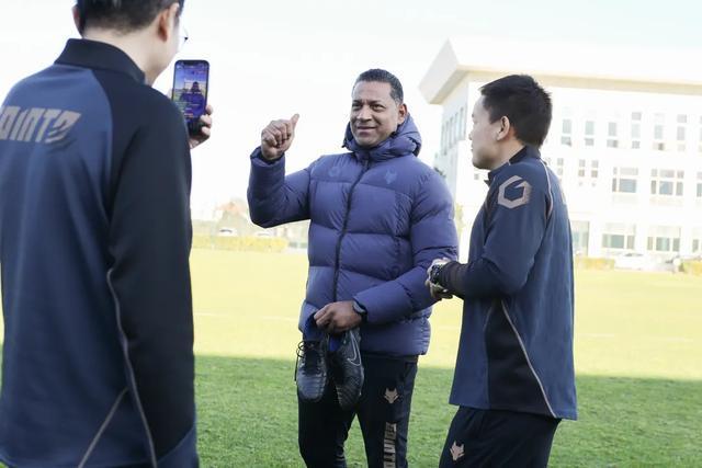 J9九游会平台-陕西联合新任主教练弗拉泽:追随内心选择陕西 为热情的球迷展现我们的足球风格