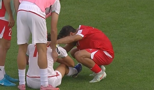 J9九游会平台-12天前刚1-0赢U23国足 伊朗亚洲杯0胜垫底 众将崩溃躺地+哭成泪人